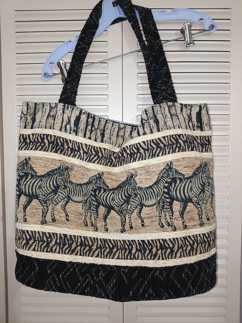 Zebra-Pattern Woven Tote Bag in Black and Cream